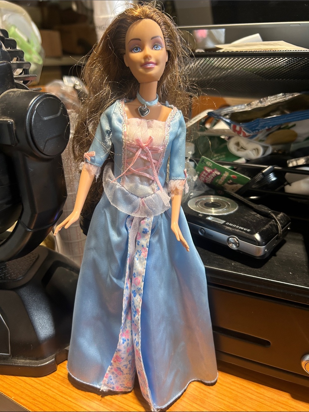 Preowned 1999 Barbie Princess and The Pauper Erika SINGING Doll. Needs battery